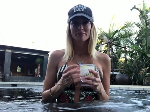 Bombshell In Sexy Bikini Jessica Drake Gives An Interview