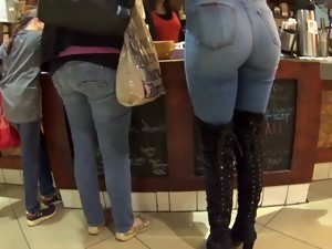 Nice ass in baggy pants