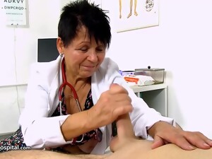 Tschechischer Sex, Doktor, Großmutter, Mit der hand