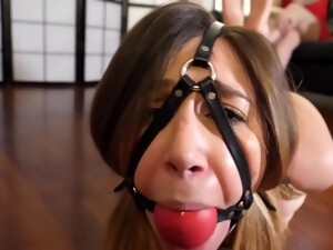 Lovely Girl Went To A Porn Video Casting And Ended Up Doing Bondage With Queeny
