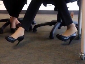 Candid Heels Shoeplay In Nylons Au Bureau 1
