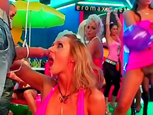 Ellen Peterson Has A Blast While Being A Part Of A Colorful Orgy