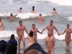 Tepi pantai, Orang telanjang, Voyeur