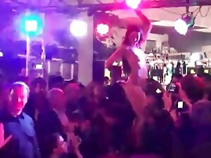 Amazing Babe Gives Nice Show To The Hot With Horny Crowd
