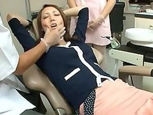 MILF At The Dentist Fucked By Him And His Assistant