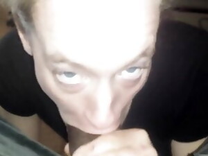 White Trash Stretching Her Pussy Mouth For BBC